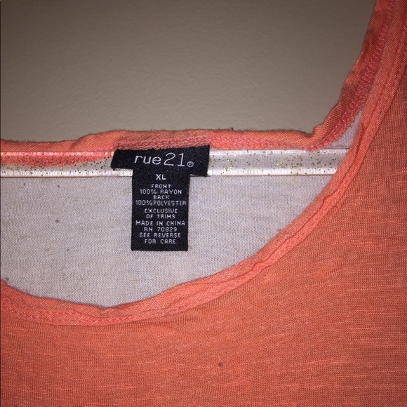 🛍🍑Rue21 Peach and Creme High Low Top🍑 - Picture 3 of 4